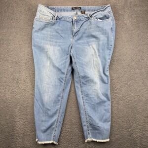 Love Indigo Womens 20W Light Wash Denim Cropped Jeans Frayed Hem Embroidered‎